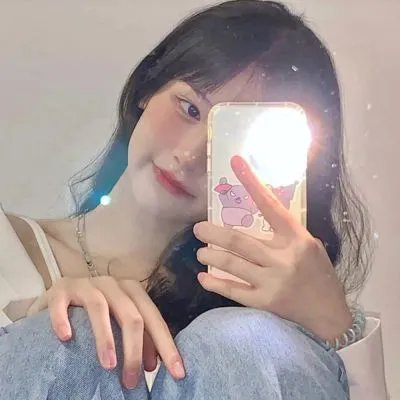 穿黑衣的女孩